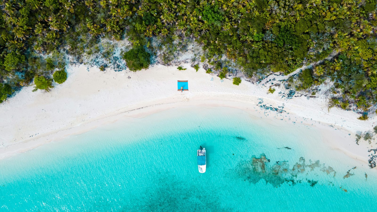 Turquoise waters and white sand beach in The Bahamas